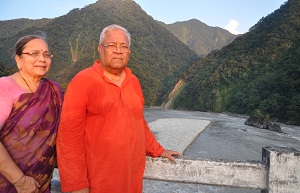 The Governor of Arunachal Pradesh and Nagaland Shri P.B. Acharya and State�s First Lady Smt Kavita Acharya near Parasuram Kund  on 5th August�2017. In the background (Near the Lohit River Bank) is the kund.